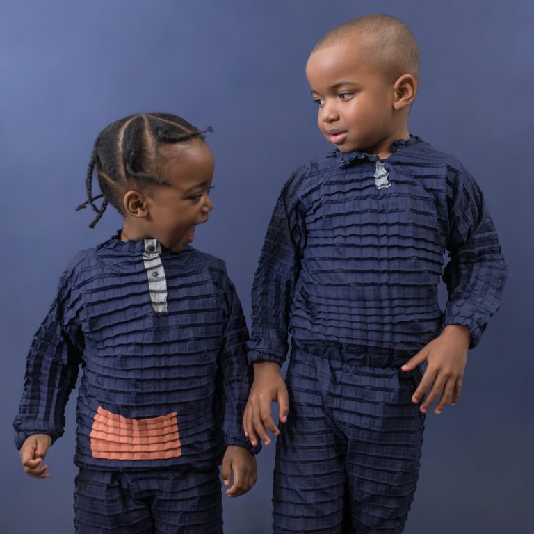 Petit Pli, clothes that grow with children thesignspeaking